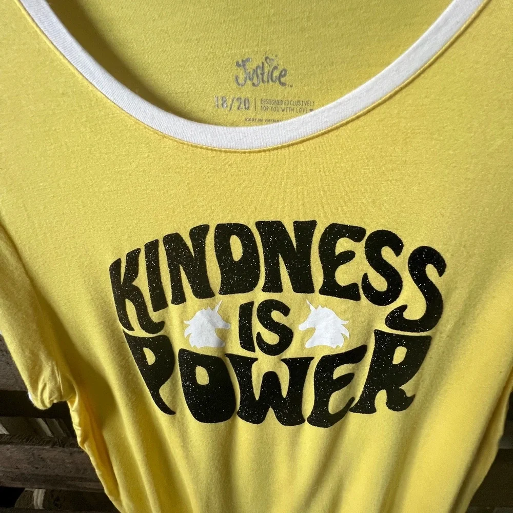 🌻5/$20 JUSTICE Girls Graphic Tee in Yellow Sz 18/20
